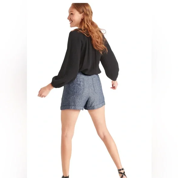 Old navy high waisted shorts - Picture 1 of 3